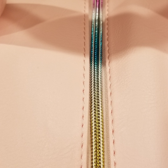 💖HOST PICK💖 Unicorn Duffel Bag - Picture 5 of 11